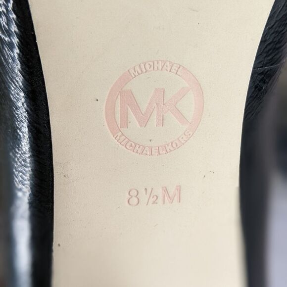Michael Kors Fulton Mid Pumps - Picture 8 of 9